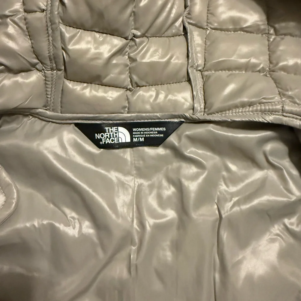 Women's The North Face TNF Thermoball Eco Silver Gray Parka Puffer Jacket Sz M - Picture 6 of 8